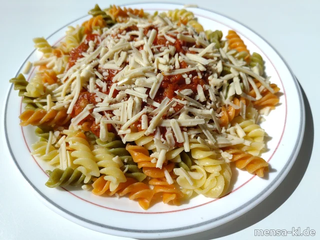 Fusilli (1,Gl) mit Linsenbolognese (Sl) veganer Mozzarella (1) und Salat