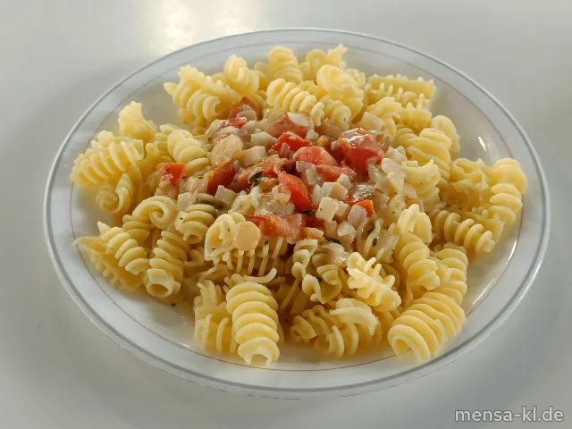 Pasta mit frischen Tomaten, Shrimps, Cognac, Sahne und Petersilie (Gl,Ei,Kr,La,A), dazu Salat