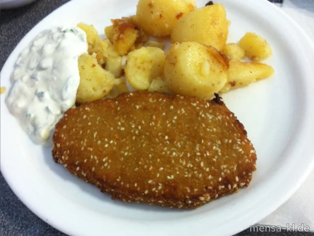 "Valess"-Schnitzel (Gl,Ei,La,V) mit Frühlingszwiebel-Dip (9,Gl,Ei,La,So,V), gebackenen Kartoffeln (La,V) und Kopfsalat (V)