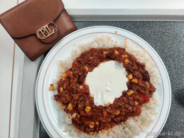 Chili-Con-Carne (1,Gl,Sf,R) mit Sour Cream (La), Reis und Salat
