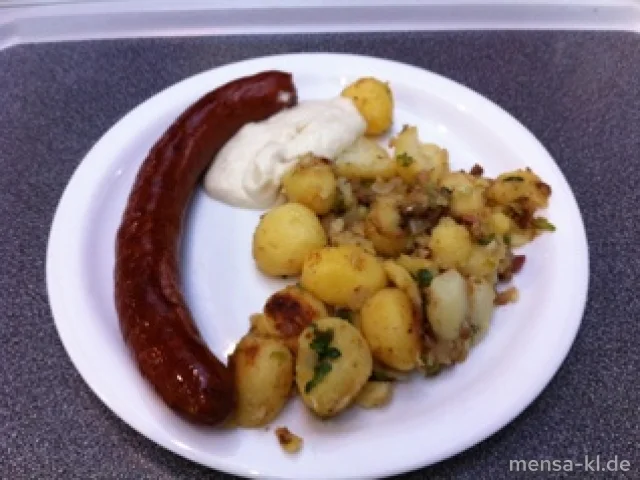 Gebratene Bauern Krainer Hauswurst (S/2/3/4/8) mit Hüttenkartoffeln (S/2), Apfelkren und Salat