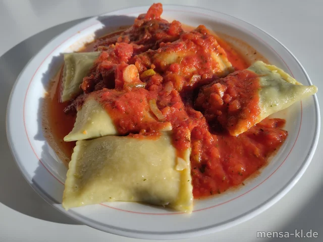 Gemüsemaultaschen (1,Gl) mit Tomatensugo (Gl), dazu ein Beilagensalat nach Wahl