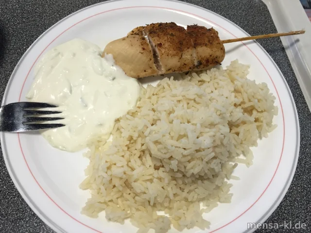 Hähnchenfleisch-Spieß "Gyros-Art" (G) mit Tzatziki (9,Gl,Ei,La,So), Reis und Salat