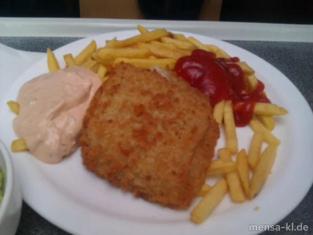 Gebackenes Hokifilet mit Cocktail-Dip, Pommes-Frites und Salat