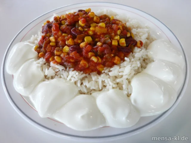 Gemüse-Chili (Gl,La,Sl,So,V) mit Sour-Cream-Dip (9,Gl,Ei,La,So,V), Reis (V) und Salat (V)