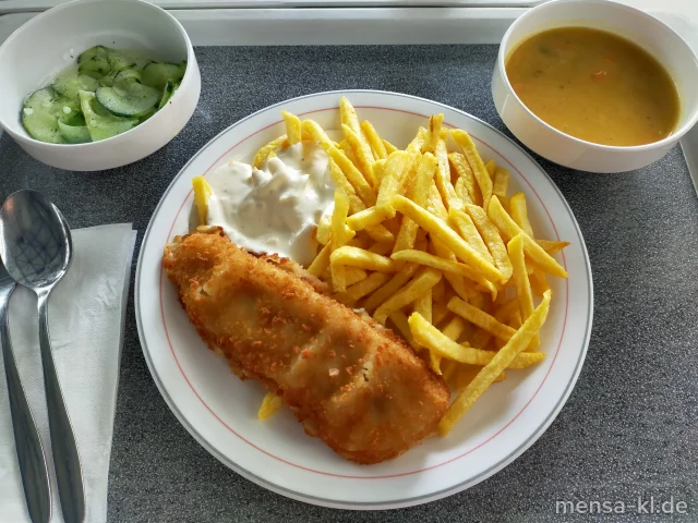 Gebackenes Seelachsfilet (Fi,Gl) mit Remoulade (1,9,Gl,Ei,La,Sf), Pommes frites (Sl) und Gurkensalat (1,5,9,Gl,Ei,La,Sw,Sf)