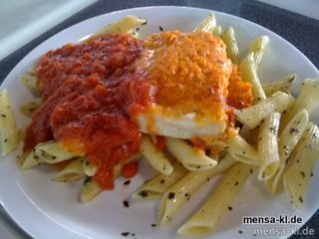 Seelachsfilet "Toskana" mit Basilikum-Nudeln und Salat
