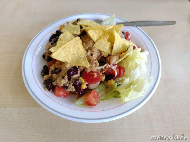 Mexikanischer Taco-Salat mit Bohnen, Mais, Gouda, Tomaten und Eisbergsalat (La)