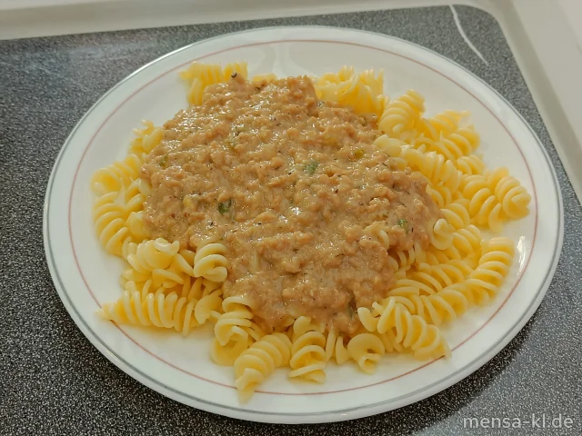 Fusilli mit Haschee nach Omas Art (1,Gl,So), dazu Salat