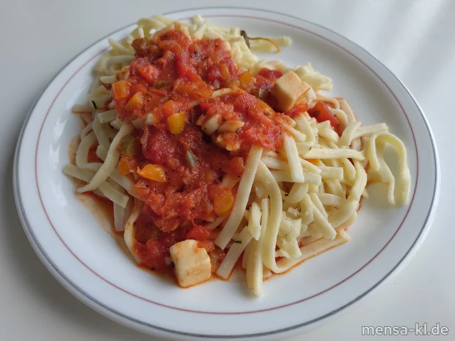 Gemüsenudeln (Gl,Sl), veganer Käse Greek Style und Salat