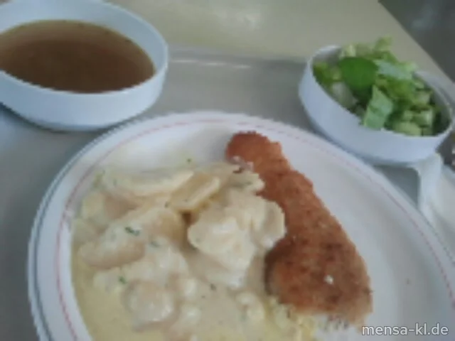 Paniertes Seelachsfilet (F) mit Curry-Dip, Kartoffelsalat und Salat (aus nachhaltiger Fischerei)