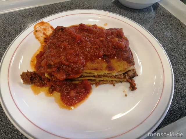 Lasagne "Bolognese" mit Rinderhackfleisch (Gl,Ei,La,Sl,R), Tomatensugo (Gl) und Salat (Ei,La)