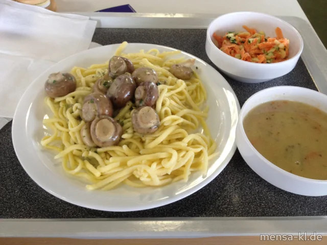 Frische Steinchampignons in Kräutersoße (V), Spätzle (V) und Rohkostsalat (V)