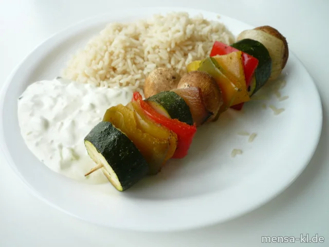 Gemüsespieß mit Tzatziki (9,Gl,Ei,La,So,V), Reis (V) und Salat (V)