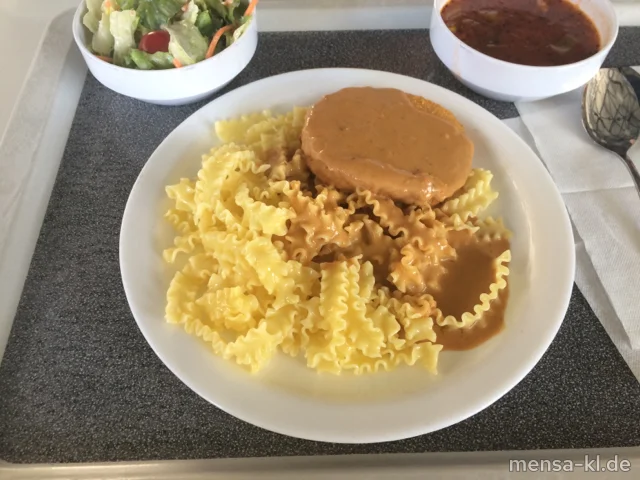 Blumenkohl-Käse-Medaillon (Gl,Ei,La,V) mit Rahmsoße (Gl,La,V), Eiernudeln (1,Gl,Ei,V) und Salat (V)