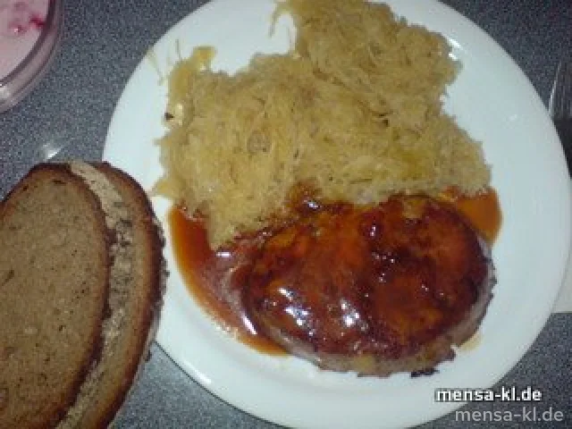 Pfälzer Saumagen (S) mit Sauerkraut und Bauernbrot