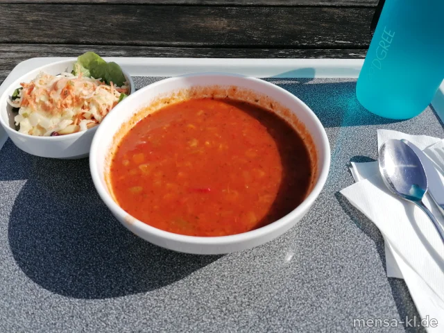 Paprika Topf mit Kartoffeln, Karotten, Sellerie und Zwiebeln (Sl), dazu einen Beilagensalat nach Wahl