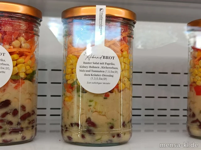 Bunter Salat mit Paprika, Karotten, Kichererbsen, Mais und Tomaten (1,5,Sw,Sf)