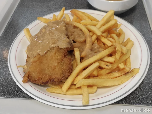 Paniertes Schweineschnitzel (Gl,Ei,S) mit Zwiebel-Sahnesoße (Gl,La), Pommes frites und Karottensalat (1,5,9,Gl,Ei,La,Sw,Sf)