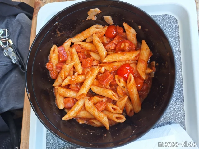 Penne all’amatriciana (2,Gl,Ei,La,Sl,So,S) ⏰ Robotic Kitchen von 11:30 bis 14:30 Uhr