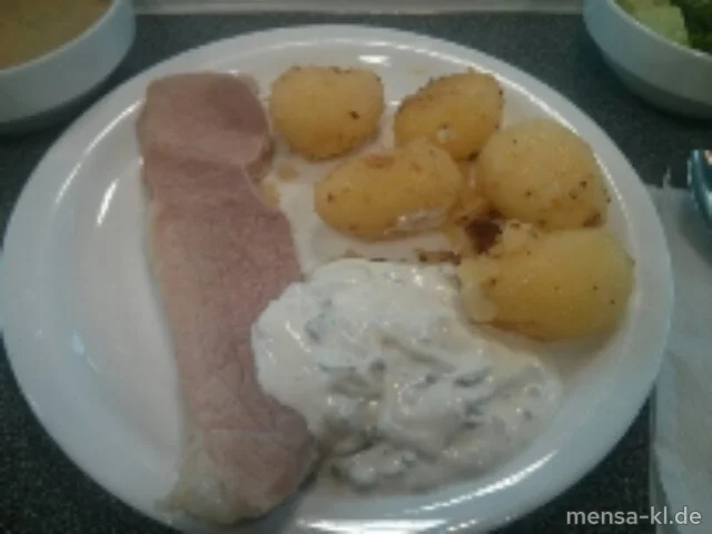 Pfälzer Rieslingschinken (S) mit Frühlingszwiebel-Dip (9,Gl,Ei,La,So), gebackenen Kartoffeln (La) und Kopfsalat