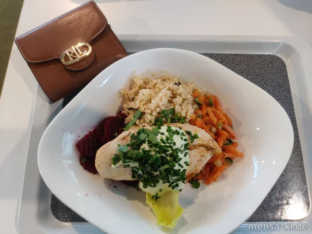 Hähnchen-Buddha-Bowl (G) mit Minz-Bulgur (Gl), Karotten und Rote Bete, dazu Avocado-Dip (La)