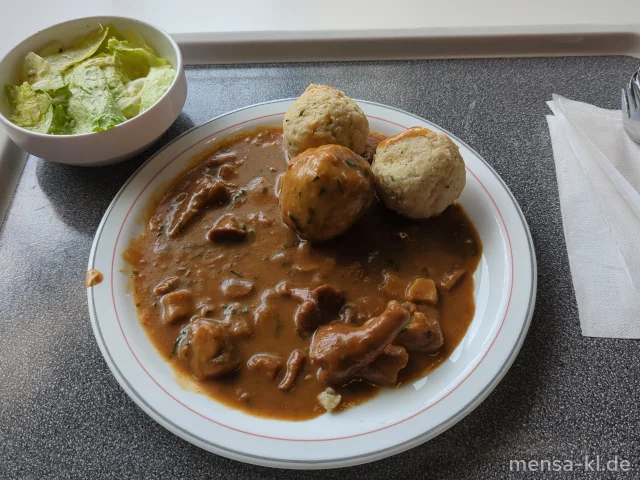 Semmelknödel (Gl,Ei) mit Pilzragout (Gl,Ei,La) und Salat