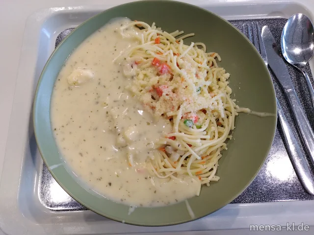 Gemüsespaghetti (1,Gl,Sl) mit Kräuterrahmsoße (1,Gl,La,Sf) und geriebenem Hartkäse (1,La)
