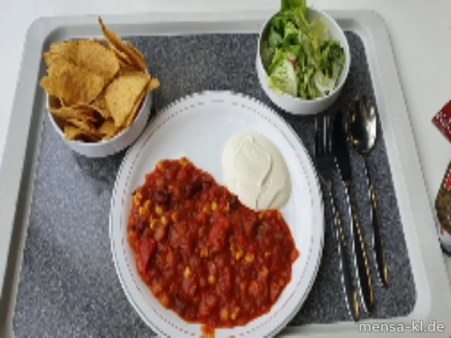 Gemüse-Chili (Sl,V) mit Sour-Cream-Dip (9,Gl,Ei,La,So,V), Tortilla-Chips (V) und Salat (V)