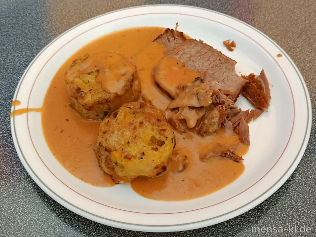 Kalbsbraten (K) mit Rahmsoße (Gl,La,Sf) und Kartoffelgratin (La), dazu einen Beilagensalat nach Wahl
