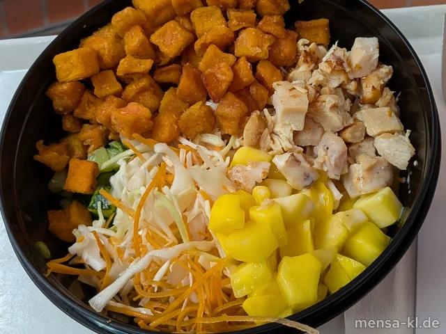 Orange Heaven - Mango, Hähnchen, Süßkartoffel, Gurke, Karotten, Kraut, Blattsalat &amp; American-Dip (1,Ei,Sf,G)