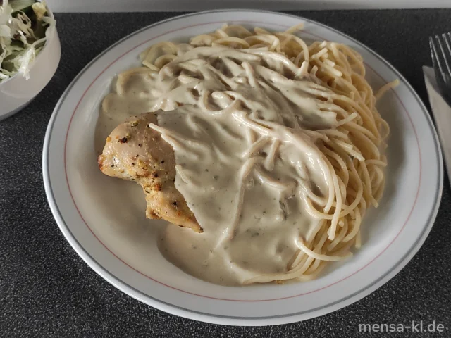 Hähnchenbrustfilet (G) mit Frischkäsekräutersoße (2,Gl,La) und Spaghetti (Gl), dazu einen Beilagensalat nach Wahl