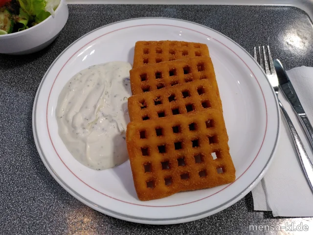 Kartoffelwaffeln mit Wildkräuter-Dip (Gl,Nu,La,Sf), dazu ein Beilagensalat nach Wahl
