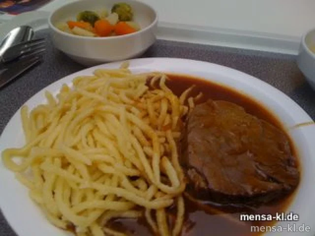 Rinderbraten mit Burgundersoße, Spätzle und Wintergemüse