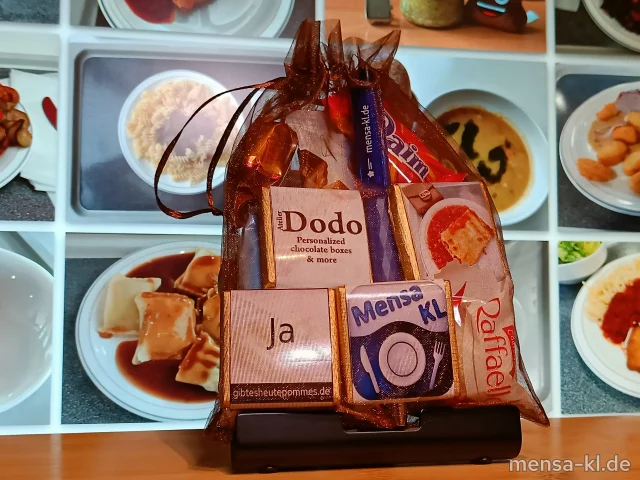 In diesem Semester wurden 468 Fotos freigeschaltet. Als kleines Dankeschön wurden in Zusammenarbeit mit <a href="https://www.instagram.com/atelier.dodo/">@atelier.dodo</a> personalisierte Präsente an registrierte Einsender verschenkt.