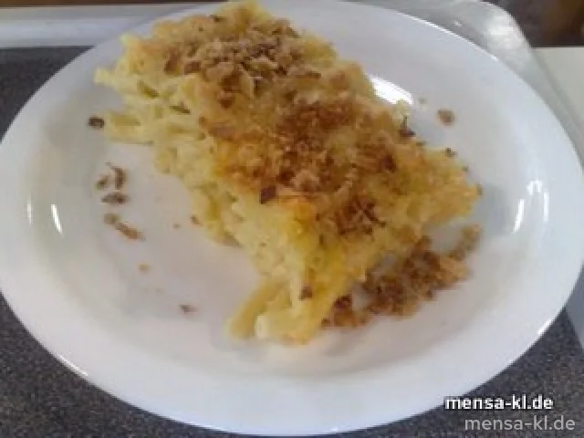 Älpler Makkaroni (V) mit Emmentaler, Röstzwiebeln und Salat