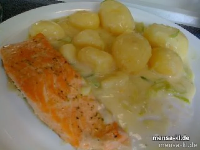Frisches Lachsfilet mit Béchamel-Lauchkartoffeln