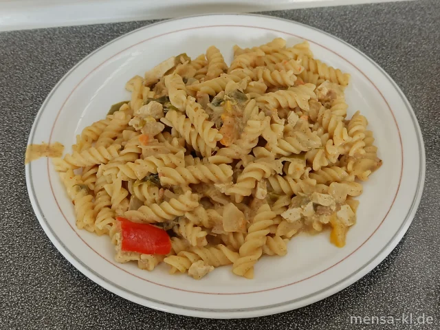 Erdnuss-Gemüse-Pasta mit Tofu (5,En,Gl,Sw,Sf,Se,So), dazu ein Beilagensalat nach Wahl