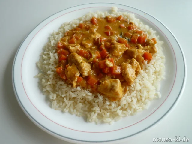 Indisches Geflügelcurry mit Kartoffeln und Gemüse (5,Fi,Gl,Ei,Kr,La,Sw,Sl,Sf,Se,G), dazu Reis und Salat
