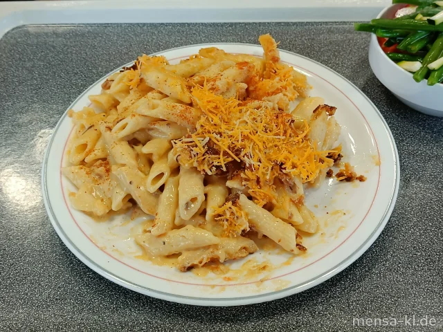 Makkaroni and no Cheese (1,Gl,Sf,So), dazu einen Beilagensalat nach Wahl