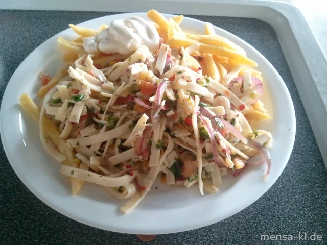 Käsesalat "Schweizer Art" (1,2,V) mit Pommes-Frites (V) und Salat (V)