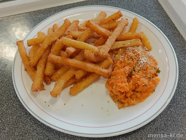 Hash Browns mit Petersilien-Karottencreme und gepoppten Amaranth (Sl), dazu ein Beilagensalat nach Wahl