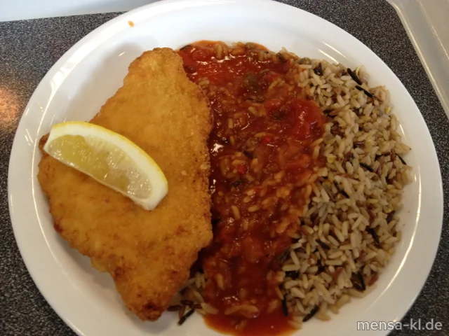 Paniertes Hähnchenbrustfilet (G) mit Salsa (2), Natur- und Wildreis mit fünf Getreidesorten, dazu Salat