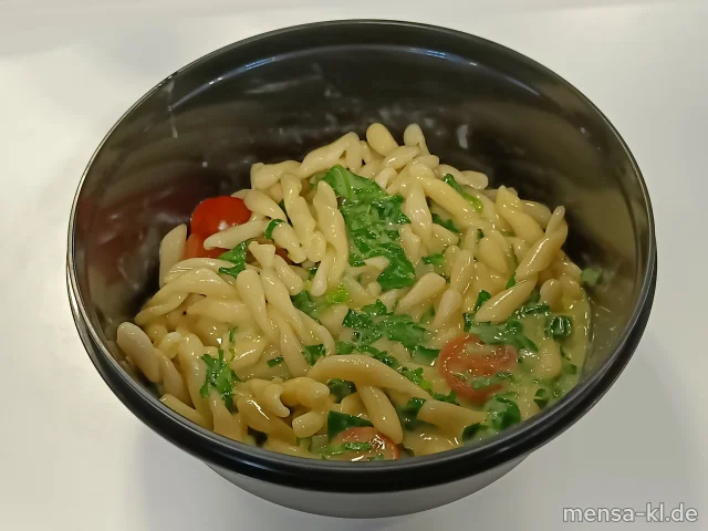 Strozzapreti mit Tomaten, Spinat und Parmesan (Gl,Ei,La,K)