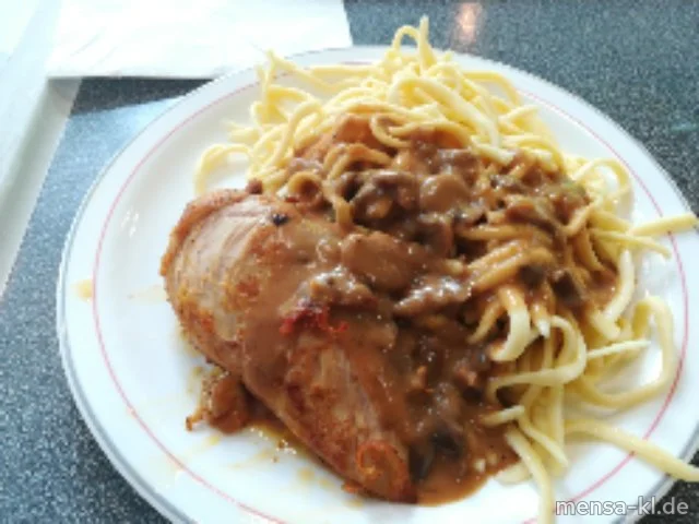 Hähnchenbrustfilet (G) mit Champignon-Rahmsoße (3,Gl,La,Sf,G) und Spätzle (1,Gl,Ei)