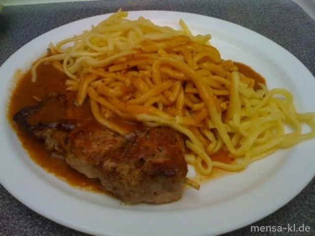 Schweinelende-Spieß mit Dijonsenfsoße und Spätzle