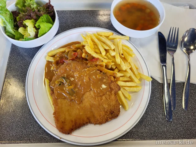 Paniertes Schweineschnitzel (Gl,Ei,S) mit Paprika-Zwiebel-Sahnesoße (Gl,La), Pommes frites und Salat