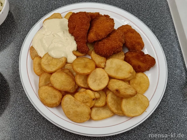 Hähnchencrossies (Gl,G) mit Curry-Dip (1,9,Gl,Ei,La,Sf), Pommes-Chips und Salat