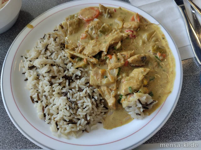 Indonesisches Gemüsecurry mit planted.chicken (1,Gl,Sf,So), dazu Reis mit Wildreis und Beilagensalat nach Wahl