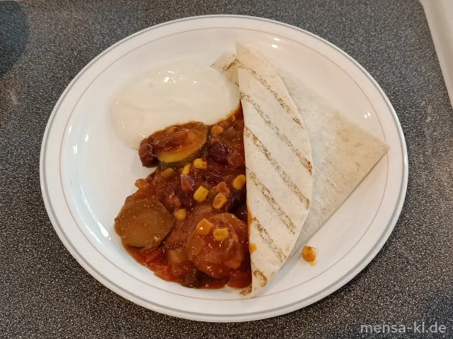 Burrito: Tortillas mit feuriger Gemüsesoße (2,Gl), dazu veganer Sour cream-Dip (3,Sf,So) und Eisbergsalat (Sf)